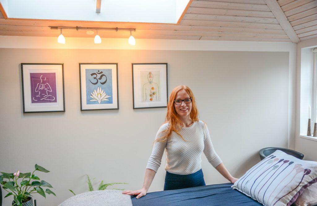 Book en tid til hypnoterapi, healing eller guidekontakt ved at kontakte Rie Jespersen